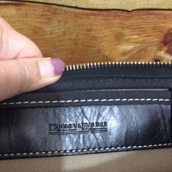 Dooney & Bourke Vintage black tote - Picture 6 of 6